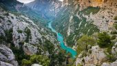 Stunning views both high and low and lots of interesting stops along the way