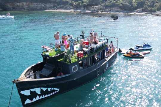 Discovery of the Lerin Islands by Pirate Ship