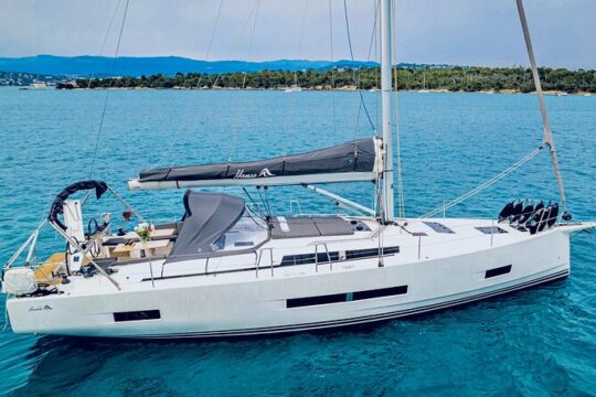 Discovery of the islands of Lerins on board a sailboat